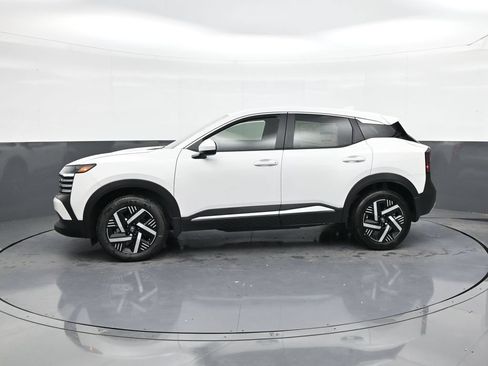Used 2025 Nissan Kicks SV FWD image 5