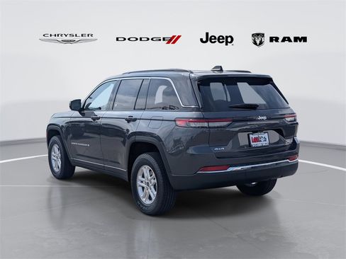 New 2025 Jeep Grand Cherokee Laredo image 5