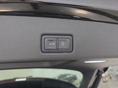 Certified 2025 Audi Q5 Premium AWD/4WD image 35