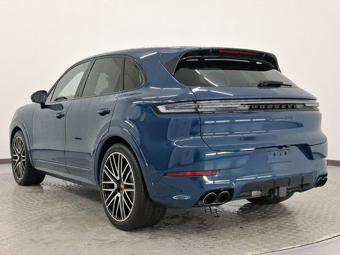 New 2025 Porsche Cayenne GTS image 3