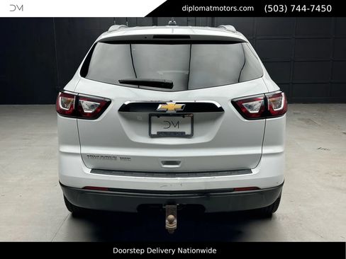 Used 2017 Chevrolet Traverse LS image 5