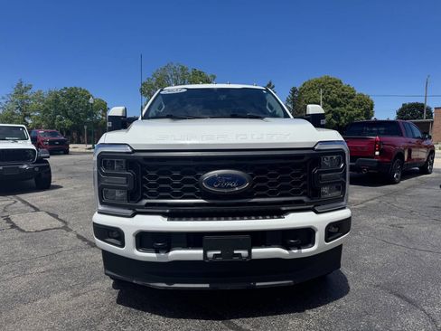 Used 2023 Ford F250 Lariat w/ Sport Appearance Package AWD/4WD image 5