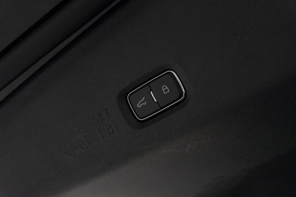 Used 2025 Ford Expedition Active RWD image 9