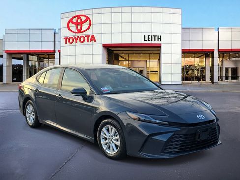 Certified 2025 Toyota Camry LE image 3