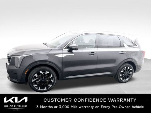 Certified 2025 Kia Sorento EX w/ Panoramic Sunroof Package AWD/4WD image 8