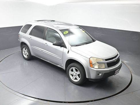 Used 2005 Chevrolet Equinox LT w/ Preferred Equipment Group AWD/4WD image 41