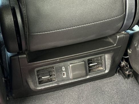 Used 2025 GMC Sierra 1500 SLT AWD/4WD image 15