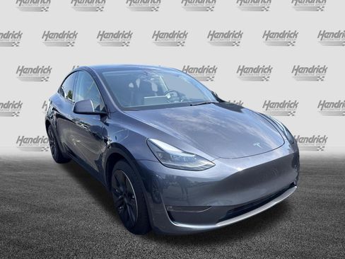 Used 2023 Tesla Model Y AWD image 7