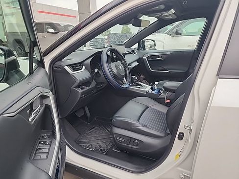Used 2024 Toyota RAV4 XSE AWD/4WD image 9