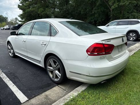 Used 2015 Volkswagen Passat TDI SEL Premium FWD image 4