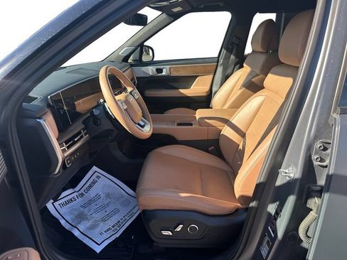 Certified 2025 Hyundai Santa Fe Limited AWD/4WD image 9