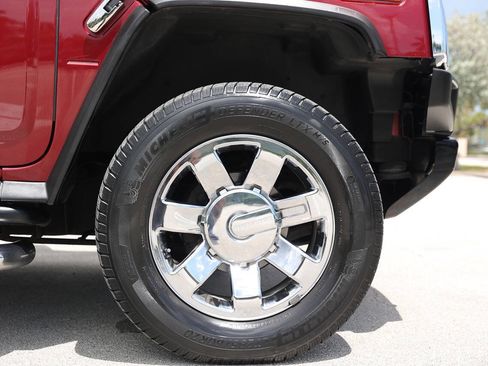 Used 2005 HUMMER H2 w/ Preferred Equipment Group AWD/4WD image 30