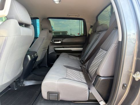 Used 2021 Toyota Tundra SR5 w/ SR5 Upgrade Package AWD/4WD image 27