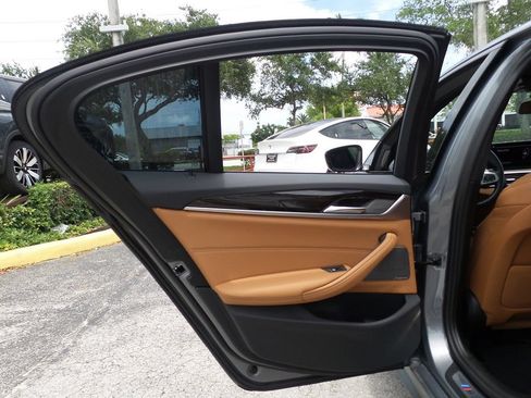 Used 2023 BMW 540i w/ M Sport Package RWD image 26