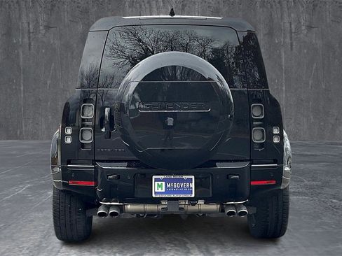 Used 2025 Land Rover Defender 110 V8 image 5