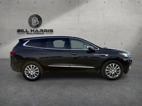 Used 2020 Buick Enclave Essence w/ Sound and Sites Package image 4