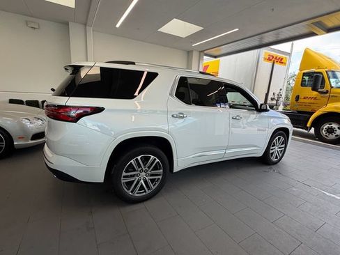 Certified 2022 Chevrolet Traverse High Country AWD/4WD image 9