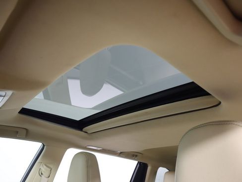 Used 2018 Toyota Highlander XLE image 22