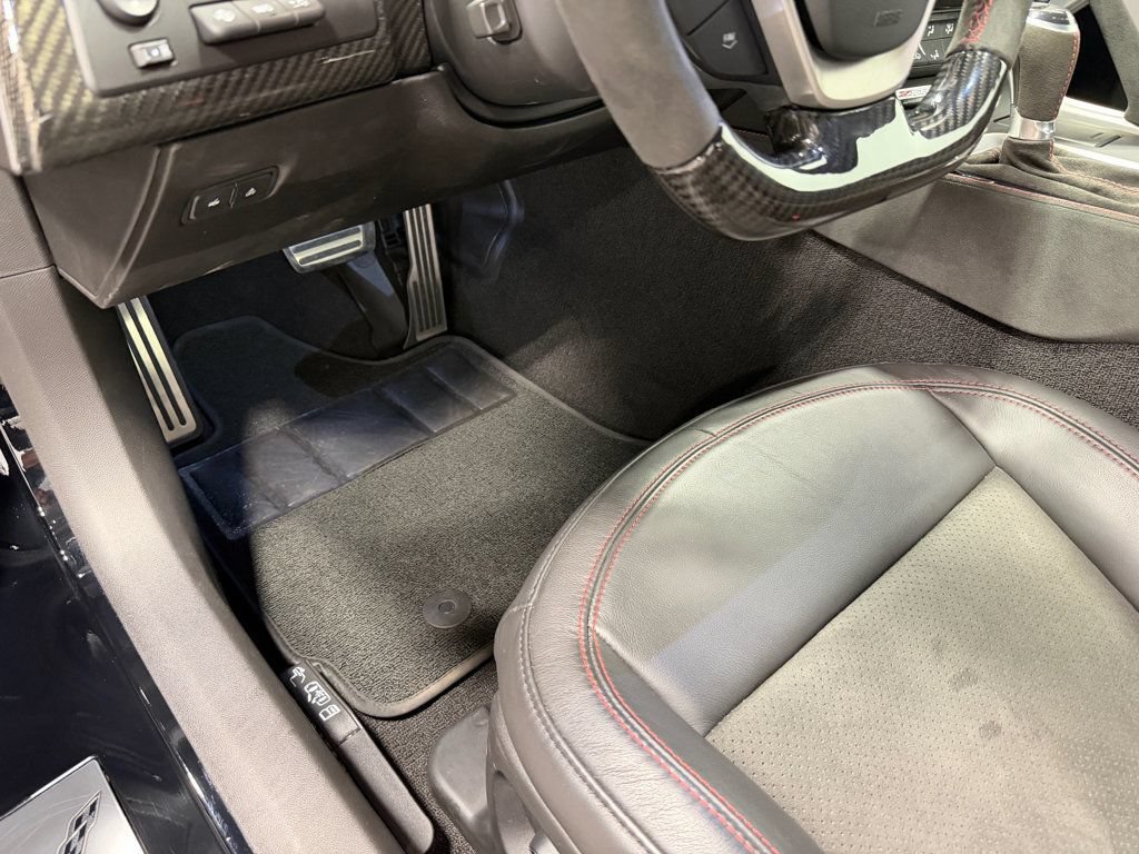 Used 2019 Chevrolet Corvette Z06 RWD image 11
