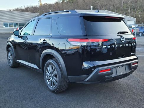 Used 2024 Nissan Pathfinder SV AWD/4WD image 7