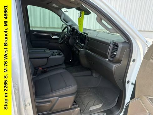 Used 2023 Chevrolet Silverado 1500 LT AWD/4WD image 41