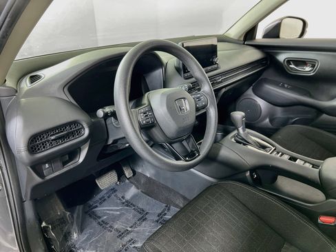 Used 2023 Honda HR-V LX image 9