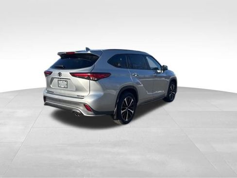 Used 2022 Toyota Highlander XSE image 5