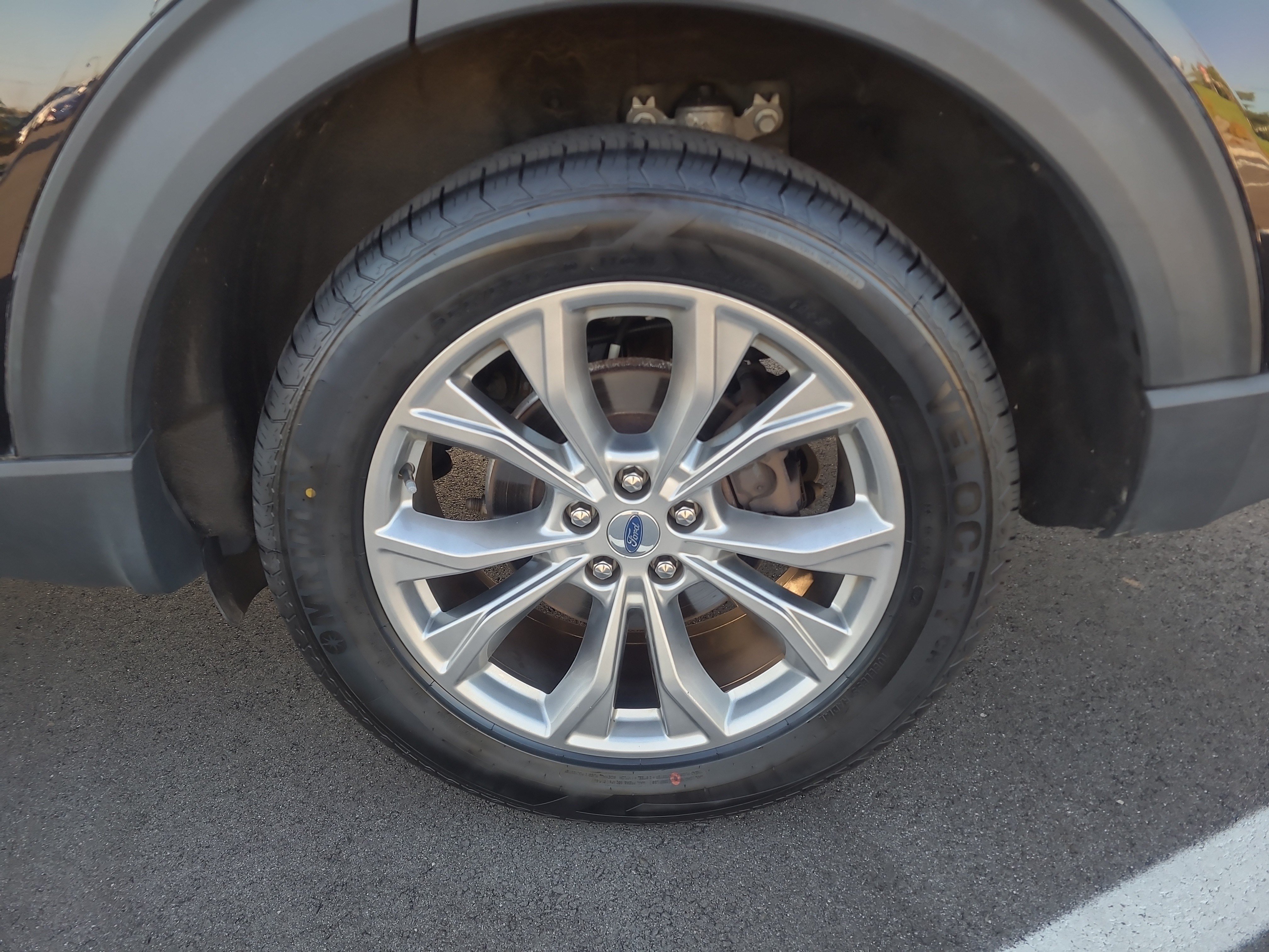 Used 2021 Ford Explorer XLT w/ Equipment Group 202A AWD/4WD image 10