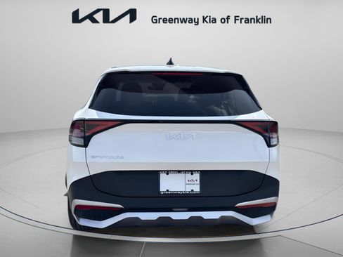 Used 2024 Kia Sportage LX image 6