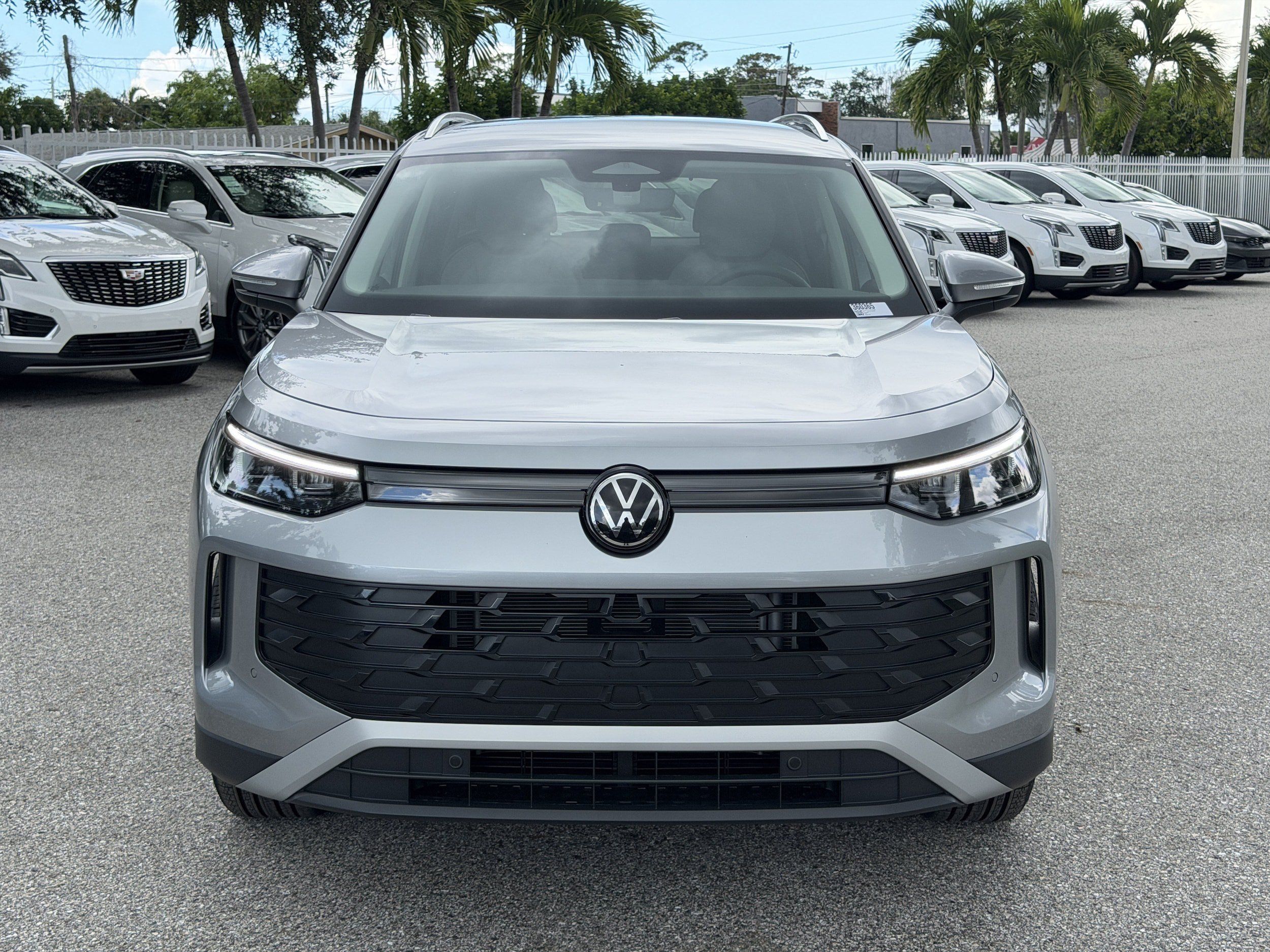 New 2026 Volkswagen Tiguan SE AWD/4WD image 2