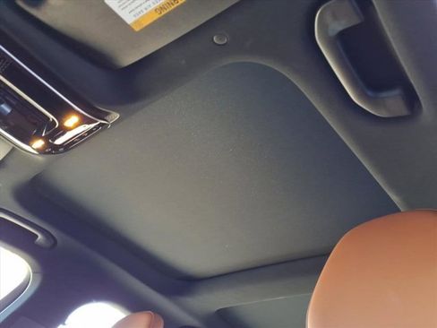 Used 2025 Mercedes-Benz C 300 4MATIC Sedan image 12