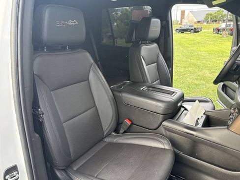 Used 2024 Chevrolet Tahoe High Country w/ Advanced Technology Package AWD/4WD image 25