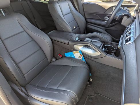 Used 2025 Mercedes-Benz GLE 350 4MATIC w/ AMG Line Exterior image 11