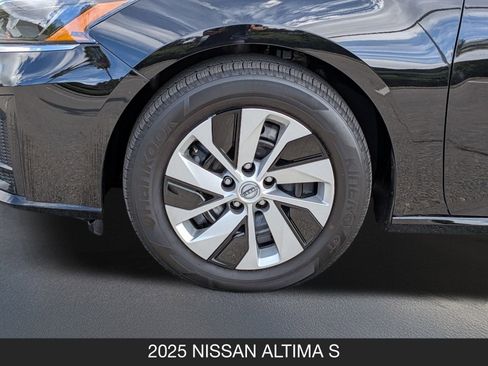 Certified 2025 Nissan Altima 2.5 S image 11
