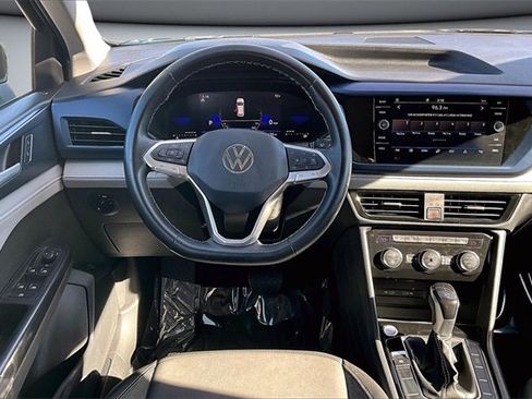 Used 2024 Volkswagen Taos SE image 8