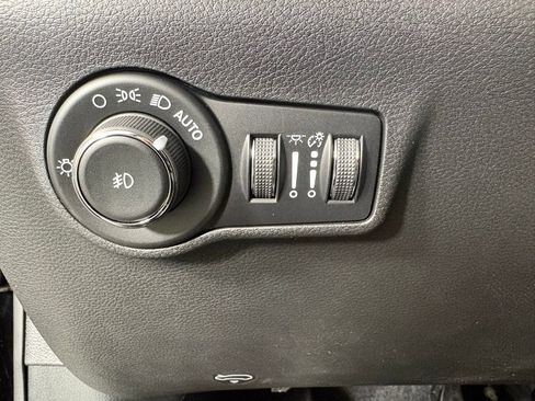 New 2026 Jeep Compass Latitude w/ Sun and Sound Group AWD/4WD image 26