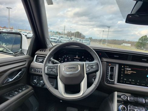 Certified 2023 GMC Yukon Denali image 15