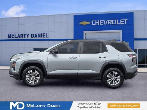 Certified 2025 Chevrolet Equinox LT FWD image 3