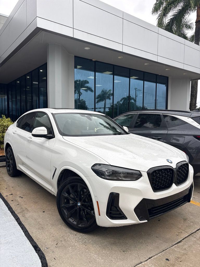 Used 2024 BMW X4 xDrive30i w/ M Sport Package AWD/4WD image 1