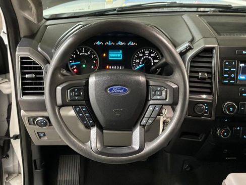 Used 2017 Ford F150 XLT AWD/4WD image 11