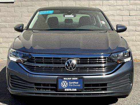 Certified 2023 Volkswagen Jetta SE image 2