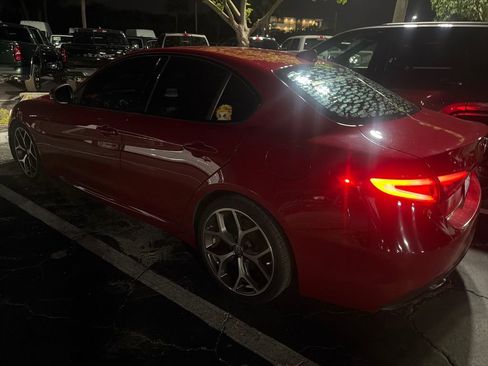 Used 2019 Alfa Romeo Giulia w/ Quick Order Package 22K Sport RWD image 4