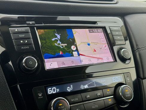 Used 2018 Nissan Rogue SL w/ Premium Package image 15