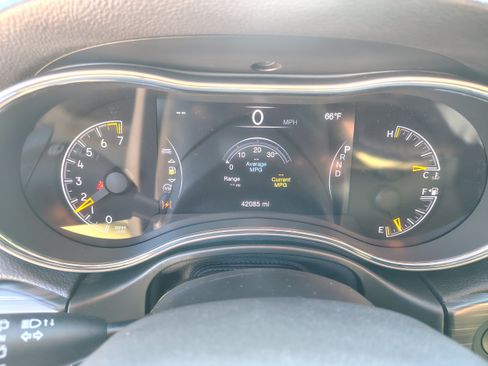 Certified 2021 Jeep Grand Cherokee Laredo AWD/4WD image 29