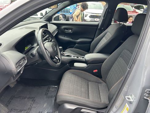 Used 2025 Honda HR-V Sport image 14