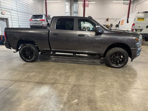 Used 2025 RAM 2500 Big Horn AWD/4WD image 6
