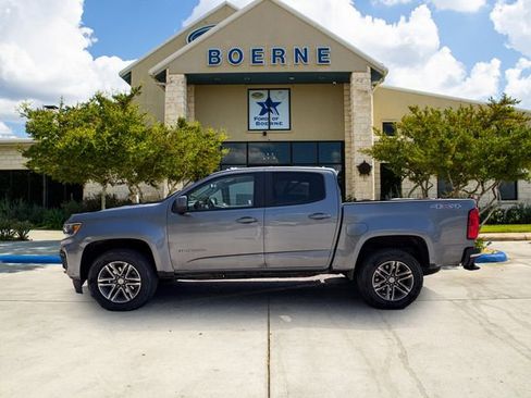 Used 2022 Chevrolet Colorado W/T w/ Custom Special Edition AWD/4WD image 2