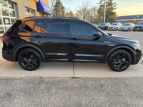 Certified 2024 Volkswagen Tiguan SE R-Line image 10