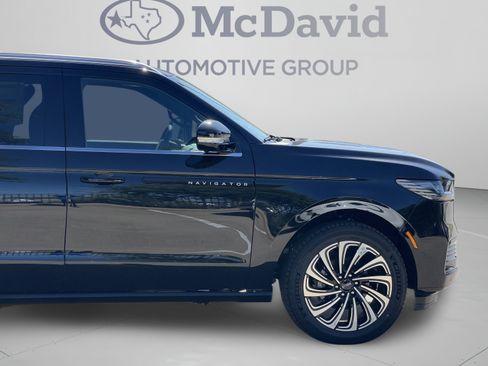 New 2027 Lincoln Navigator Black Label AWD/4WD image 32
