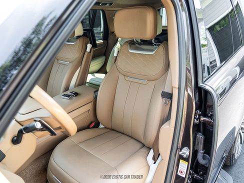 Used 2025 Land Rover Range Rover SV AWD/4WD image 40